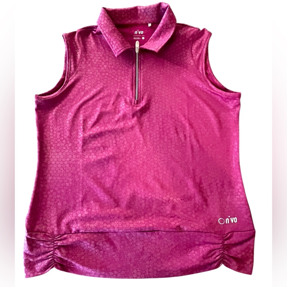 🩷⛳️Like New NVO Sleeveless 1/4 zip Shirt in a beautiful raspberry color.  MINT!